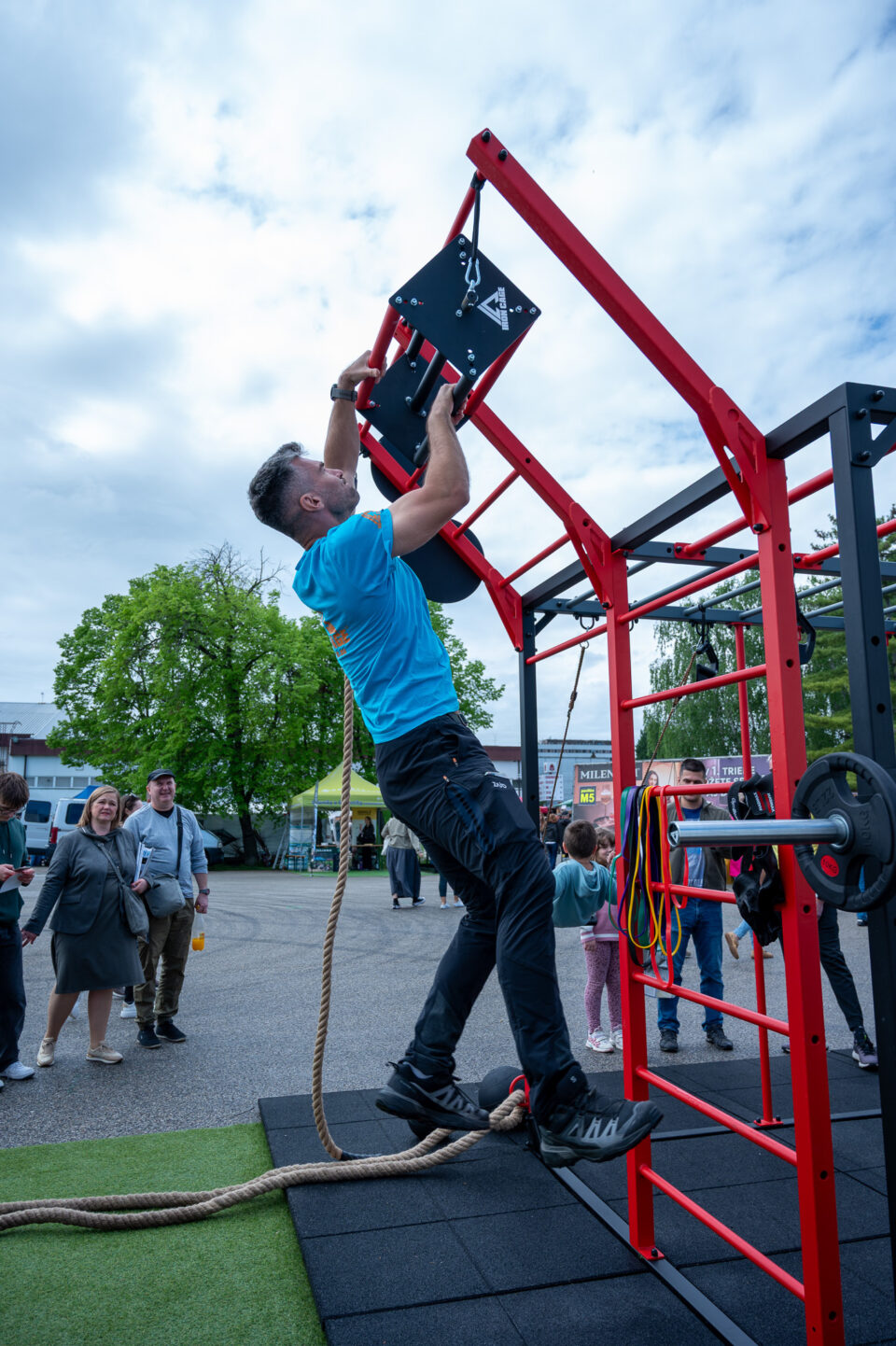 Revolver Pull Up Bar